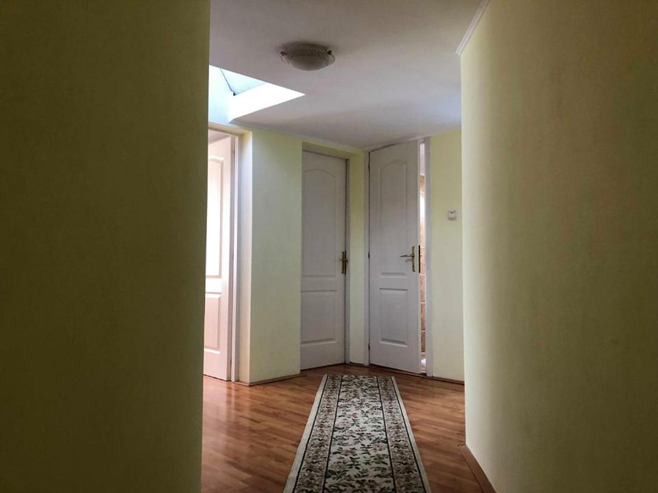 Balazs Vendeghaz Aparthotel Lupeni  Екстериор снимка